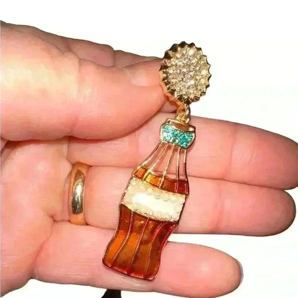 Bundle 2 pair costume drop earrings champagne bottles & coke bottles! NWOT - Picture 5 of 7